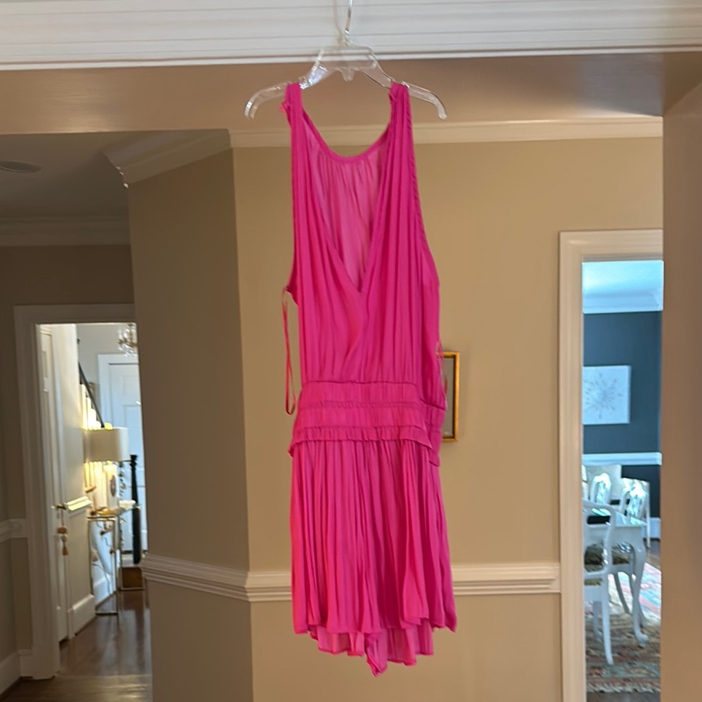 Do+Be size Medium Vibrant Pink Sleeveless Romper